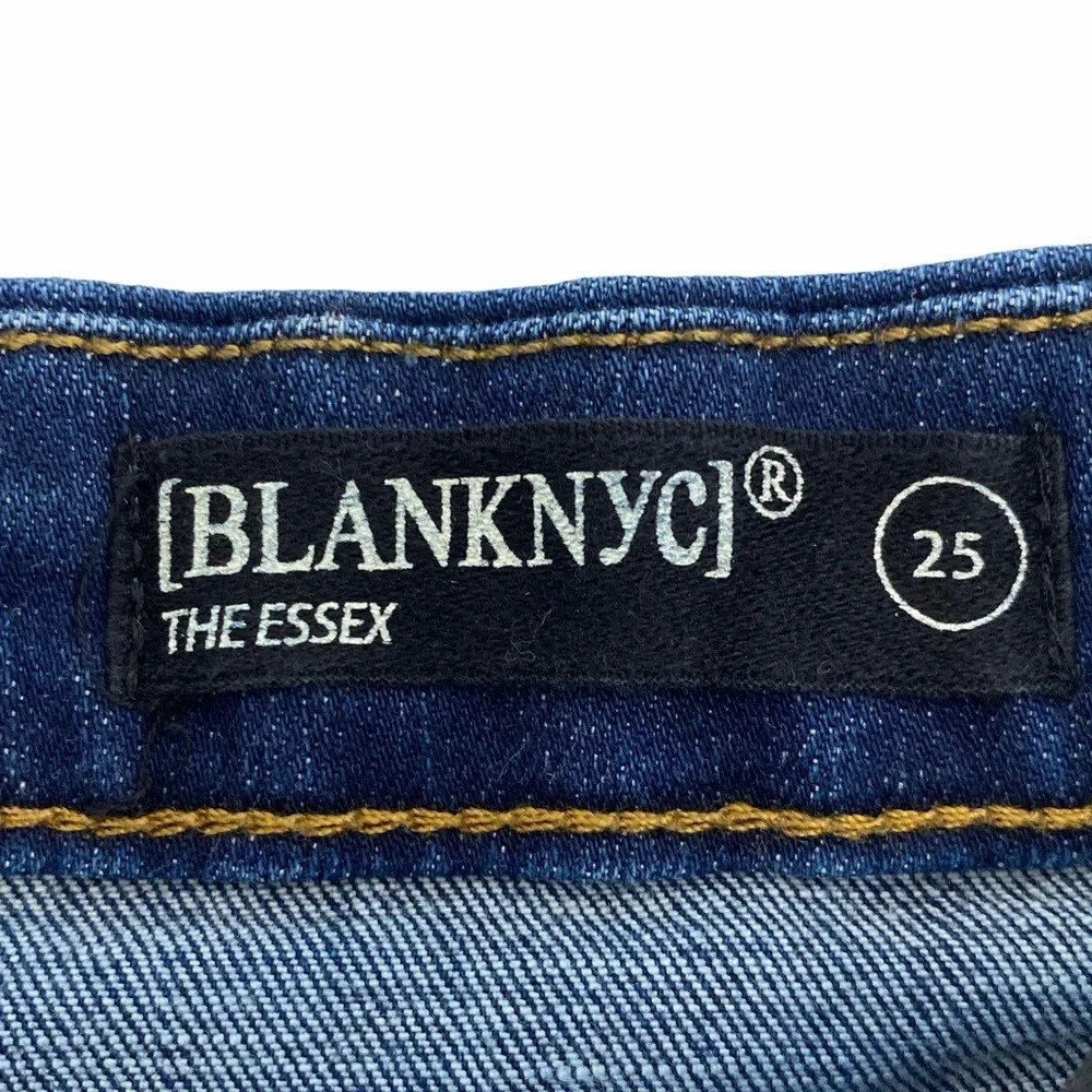 BLANKNYC The Essex Classic Cut Off Distressed Jean Shorts Denim Blue Size 25 - Picture 5 of 9